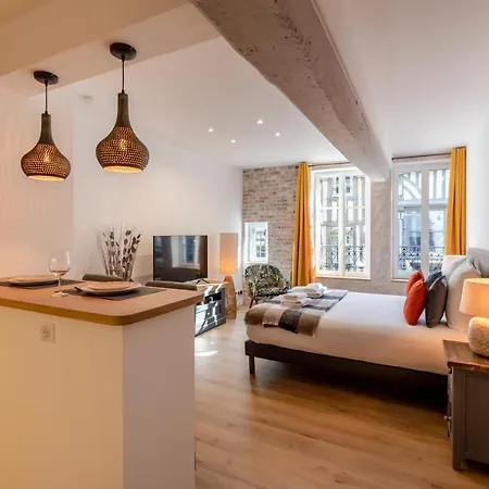 Easy Travel - Charming - Historic Center Honfleur