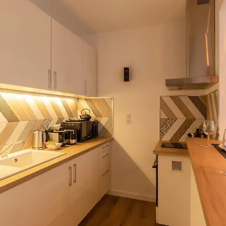Easy Travel - Charming - Historic Center Apartment